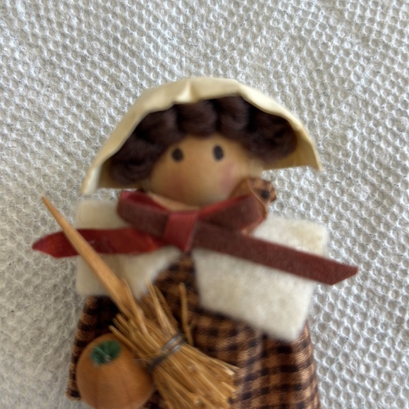 Pilgrim Pin - Picture 2 of 4